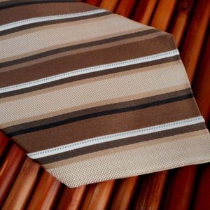 EUC MICHAEL KORS Brown & Tan Diagonal Striped 100% Silk Tie